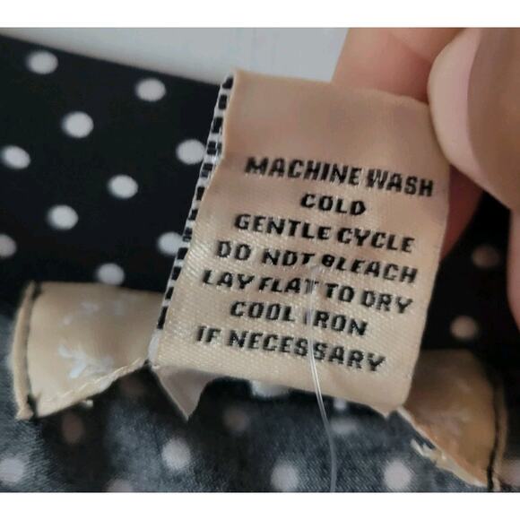 Diana Belle Womans Sz. L Black Polka Dot Sleeveless Tie Neck Shirt Blouse Office - Picture 7 of 7